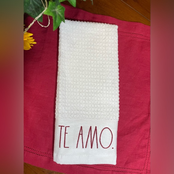 Rae Dunn Valentines TE AMO Mug and Towel Set - Picture 4 of 4